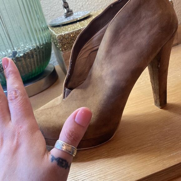 Michael Kors Tan Suede Heels Booties. Leather Size 9 Ankle Boot - Picture 9 of 16